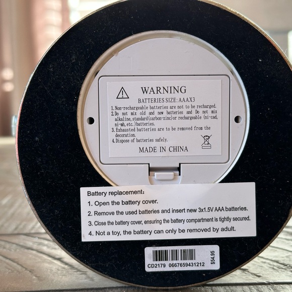 Bath & Body Works Light Up Snowflake 3-wick Pedestal Candle Holder 2025 - Picture 7 of 7